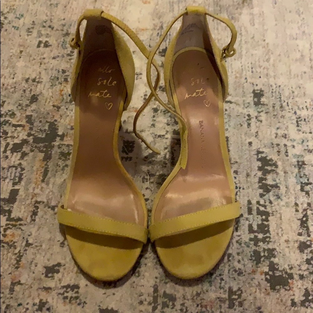 Banana Republic Yellow Heels - barely worn